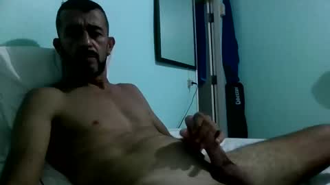 Snapshot of roadsidepicnic01 chatting on October 17, 9:45 am Daddy online show from October 17, 9:45 am