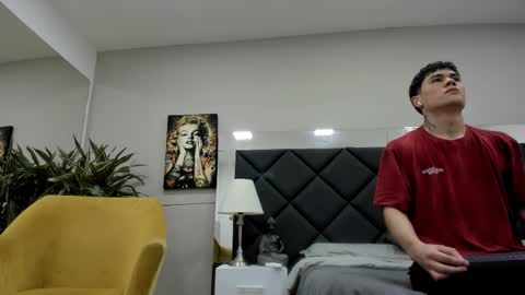 Roan Birkin online show from February 23, 7:33 pm