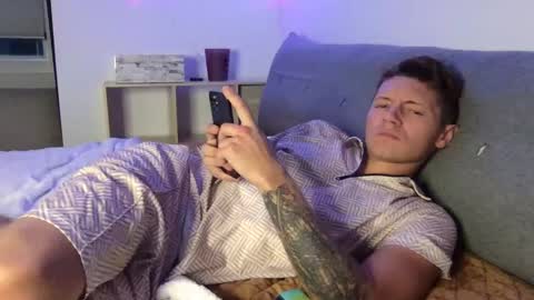 RoastingCorn online show from December 21, 1:04 am