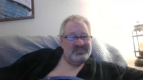 rob872217 online show from April 4, 5:16 am