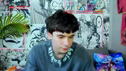 Snapshot of robbie_reyes chatting on May 15, 4:14 pm Robbie online show from May 15, 4:14 pm