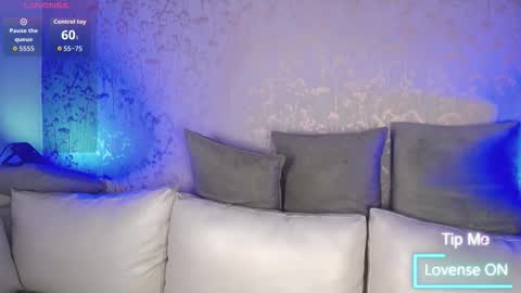 Snapshot of robbinblaze chatting on January 19, 6:06 am Robbin online show from January 19, 6:06 am