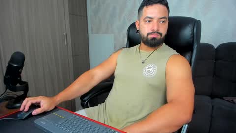 Snapshot of robby_k chatting on January 19, 4:22 am Robby online show from January 19, 4:22 am