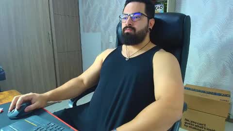 Robby online show from December 3, 9:57 pm