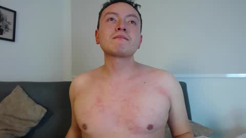 Snapshot of robert_honey chatting on September 20, 5:19 am Robert online show from September 20, 5:19 am