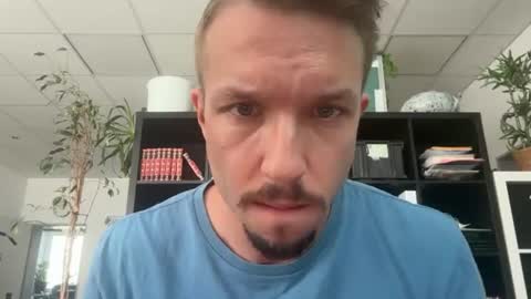 Snapshot of robert_x666 chatting on July 19, 10:52 am robert_x666 online show from July 19, 10:52 am