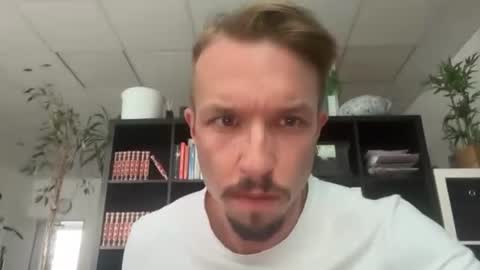 Snapshot of robert_x666 chatting on July 20, 2:19 pm robert_x666 online show from July 20, 2:19 pm