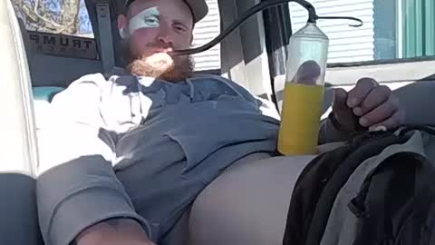 Snapshot of robertd5094 chatting on January 19, 9:02 pm robertd5094 online show from January 19, 9:02 pm