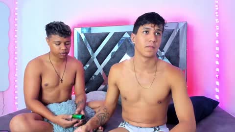 Robert Miller And Mael Thompson  online show from January 13, 5:01 am