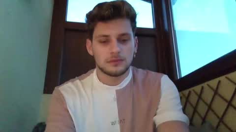 Snapshot of roberto_twink1 chatting on January 14, 5:40 am Roberto online show from January 14, 5:40 am