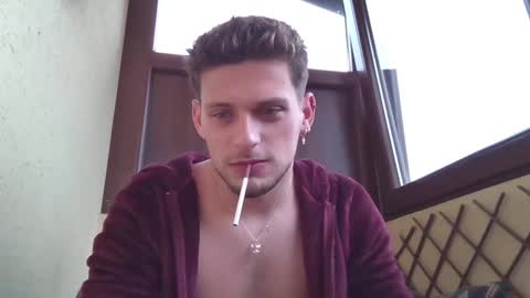 Snapshot of roberto_twink1 chatting on February 15, 8:00 am Roberto online show from February 15, 8:00 am