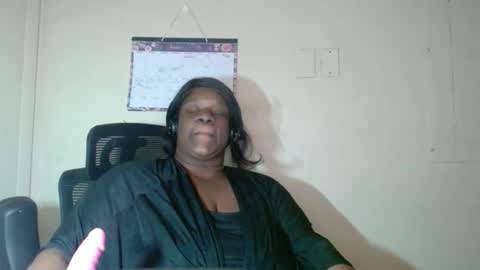 robertswhitney52 online show from January 12, 7:35 am