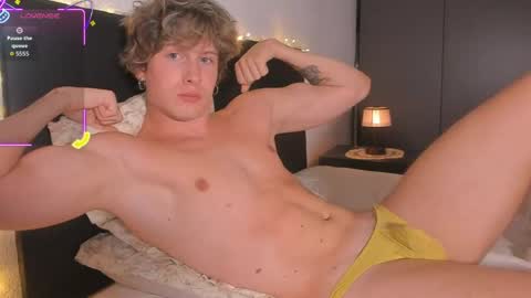 robfavorite1 online show from May 17, 11:45 pm