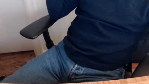 robidan6923 online show from December 1, 2:00 pm