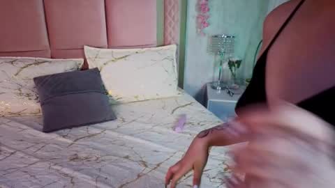 robin D online show from December 16, 11:59 am