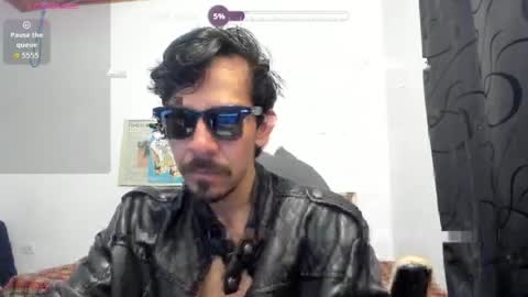 Robin online show from May 11, 10:51 pm