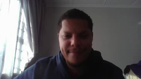 robinidessundercover34 online show from June 18, 12:42 pm