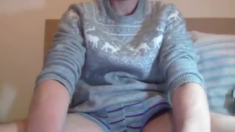 Snapshot of robinlondon chatting on December 27, 4:54 pm robinlondon online show from December 27, 4:54 pm