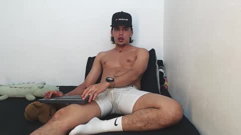 Snapshot of robisson_zack chatting on February 7, 4:33 pm Robisson Zack online show from February 7, 4:33 pm