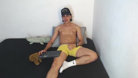 Snapshot of robisson_zack chatting on February 25, 4:44 am Robisson Zack online show from February 25, 4:44 am