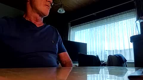 Snapshot of robke1966 chatting on December 7, 8:11 am robke1966 online show from December 7, 8:11 am