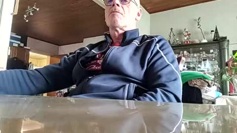 Snapshot of robke1966 chatting on December 28, 10:58 am robke1966 online show from December 28, 10:58 am