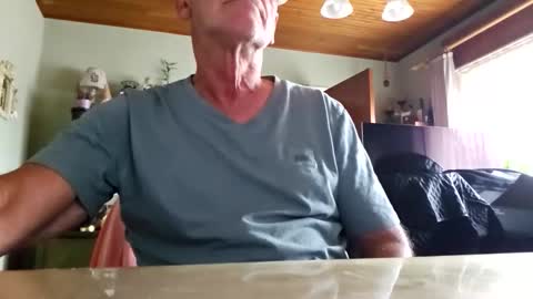 Snapshot of robke1966 chatting on October 15, 7:19 am robke1966 online show from October 15, 7:19 am