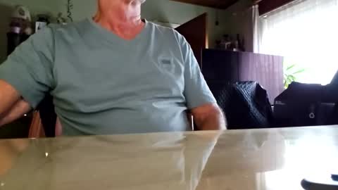 Snapshot of robke1966 chatting on October 29, 7:43 am robke1966 online show from October 29, 7:43 am