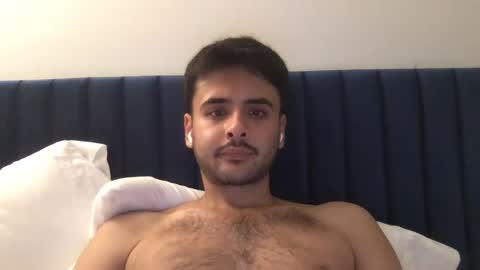 Snapshot of robthefalcon17 chatting on September 27, 2:16 am robthefalcon17 online show from September 27, 2:16 am