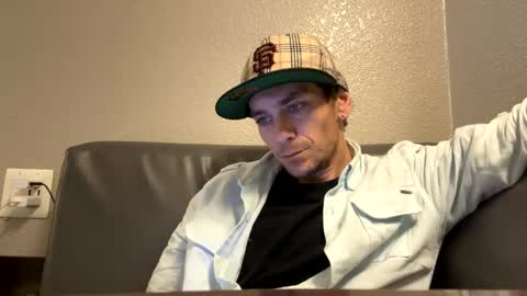 Snapshot of robwit8 chatting on October 8, 4:59 pm Rob witha 8 online show from October 8, 4:59 pm