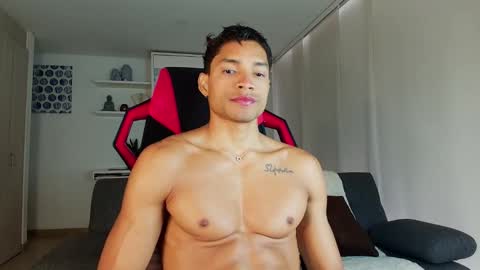 roby_millerr online show from April 19, 3:11 pm