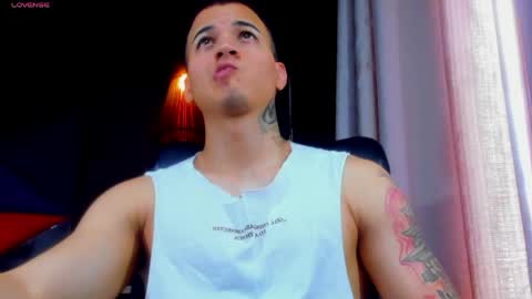rocco_santos online show from May 5, 6:38 pm