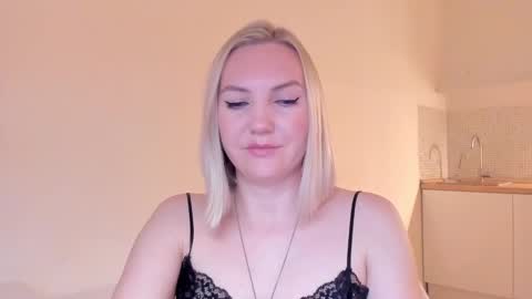 Snapshot of rock__baby chatting on December 22, 6:37 pm rock__baby online show from December 22, 6:37 pm