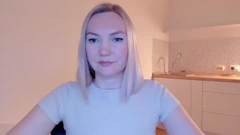 Snapshot of rock__baby chatting on February 19, 2:01 am rock__baby online show from February 19, 2:01 am