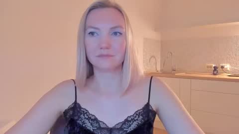 Snapshot of rock__baby chatting on March 1, 5:52 am rock__baby online show from March 1, 5:52 am