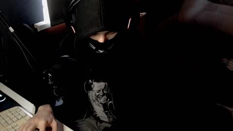 Snapshot of rocketmanchannel chatting on November 5, 6:35 am RocketManChannel online show from November 5, 6:35 am