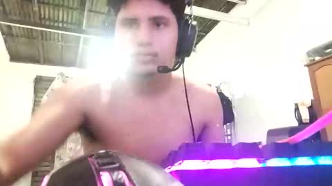 Snapshot of rodri1k chatting on May 2, 3:44 am rodri1k online show from May 2, 3:44 am