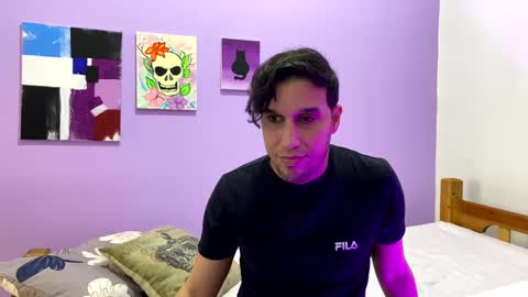 Snapshot of rodthiago chatting on February 15, 10:31 pm Thiago independent model online show from February 15, 10:31 pm