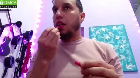 Snapshot of rodthiago chatting on September 13, 11:59 pm Thiago independent model online show from September 13, 11:59 pm