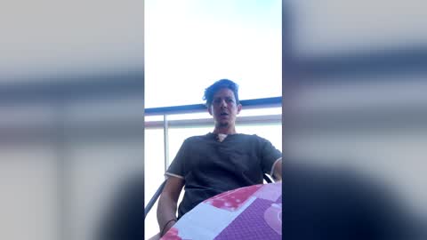 Snapshot of rogerbenid81 chatting on May 24, 5:18 pm rogerbenid81 online show from May 24, 5:18 pm