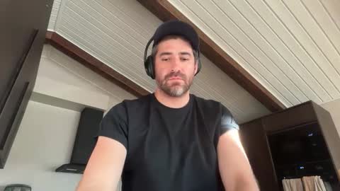 Snapshot of rogersterling11 chatting on May 5, 5:10 pm Roger Sterling online show from May 5, 5:10 pm