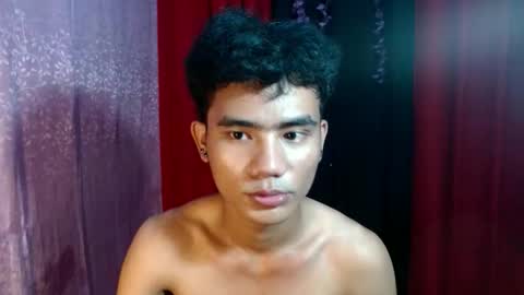 Snapshot of roianboyyy chatting on May 15, 2:02 pm roianboyyy online show from May 15, 2:02 pm