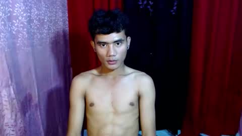 Snapshot of roianboyyy chatting on May 19, 2:23 pm roianboyyy online show from May 19, 2:23 pm