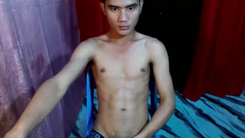 Snapshot of roianboyyy chatting on May 23, 2:43 pm roianboyyy online show from May 23, 2:43 pm