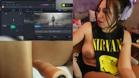 Snapshot of roknblaze chatting on October 22, 2:56 am Rok-N-Blaze online show from October 22, 2:56 am