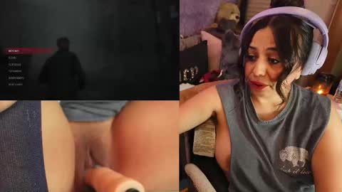 Snapshot of roknblaze chatting on November 29, 2:25 am Rok-N-Blaze online show from November 29, 2:25 am