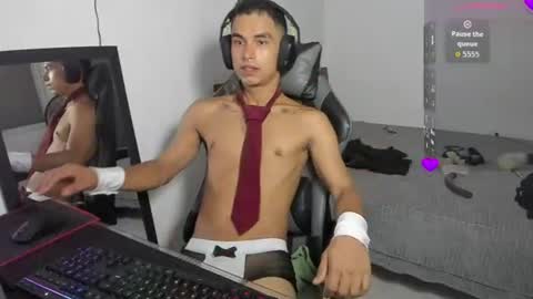 Snapshot of rolito18cm chatting on July 30, 2:43 am rolito18cm online show from July 30, 2:43 am
