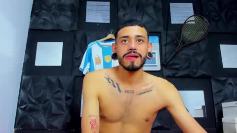 Snapshot of rolo_martinez chatting on September 12, 2:33 am rolo martinez online show from September 12, 2:33 am
