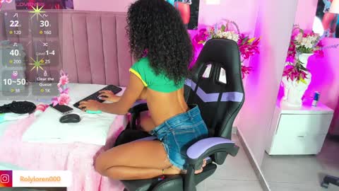 Snapshot of rolyloren chatting on December 3, 3:55 pm Marcela online show from December 3, 3:55 pm