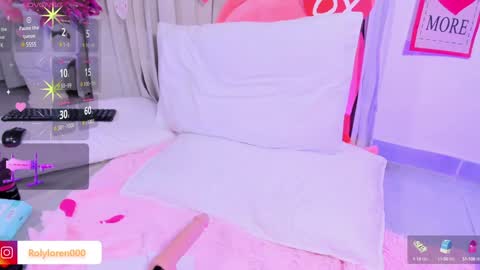 Snapshot of rolyloren chatting on February 8, 11:45 pm Marcela online show from February 8, 11:45 pm